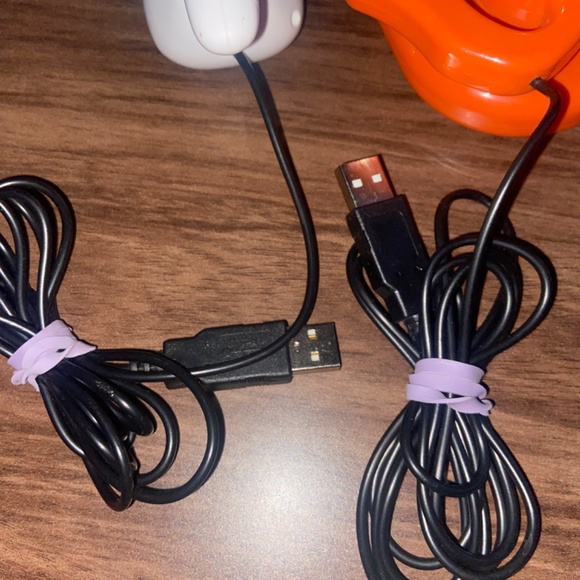 Mini hand held vacuum and mini leaf blower - Picture 2 of 2